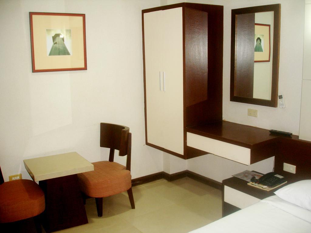 Hotel Roxas Midtown Pokój zdjęcie